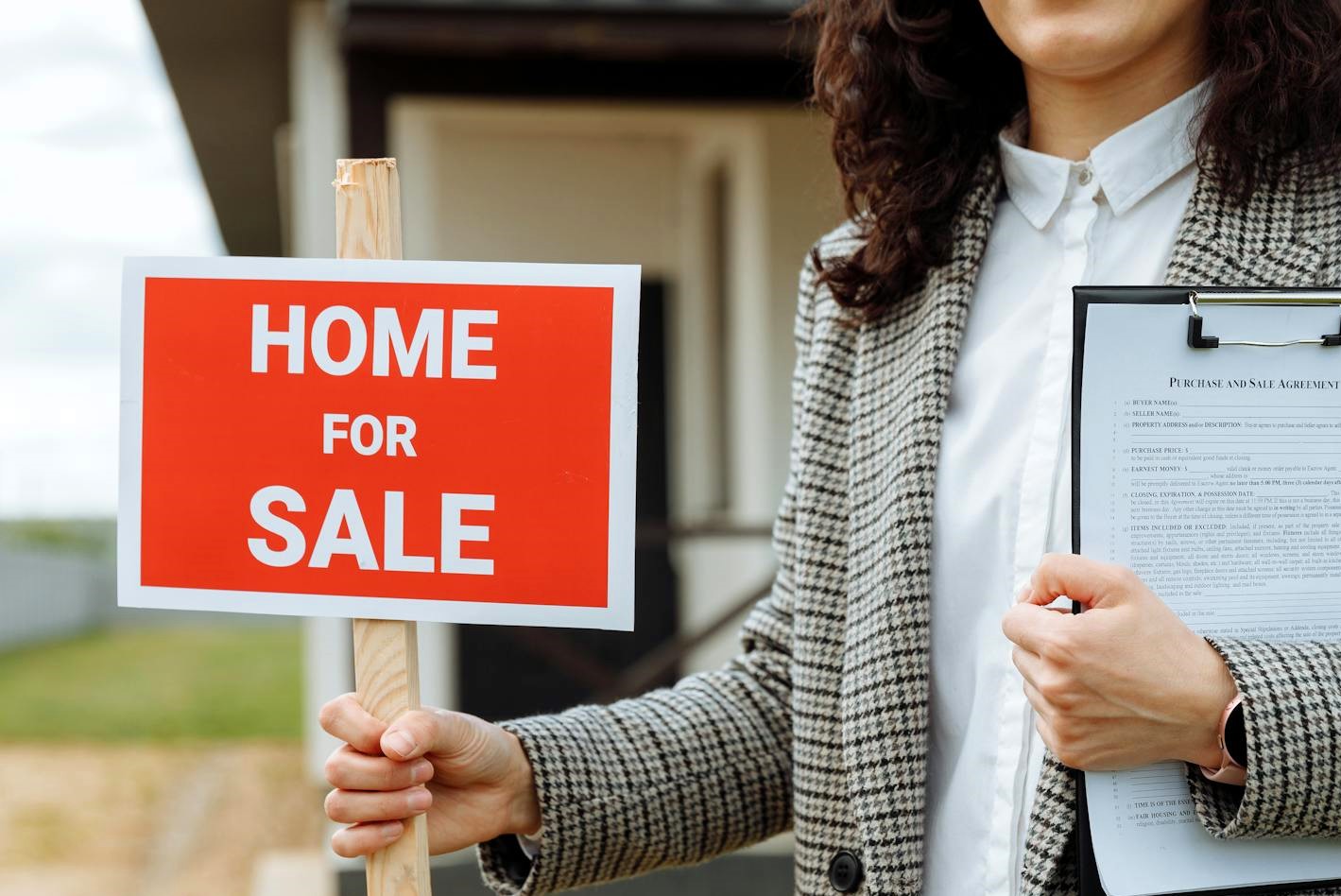 When to Put Up and Take Down a For Sale Sign